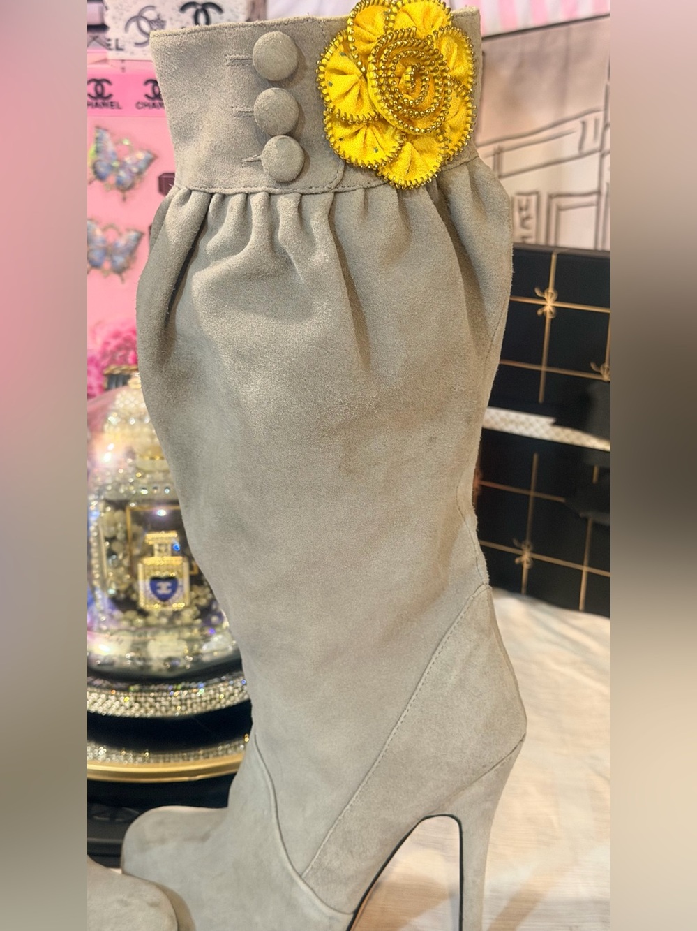 EUC🌼💝Dolce Vita 
Suede High-Heel Knee Boots with Yellow Flower Accent. - Picture 6 of 11
